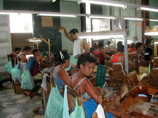 Фабрика кубинских сигар