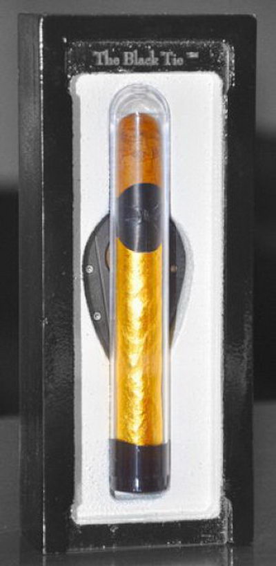 Золотые сигары Black Tie Gold Hand-Rolled Cigar и ножницы Custom Black Tie Cutter